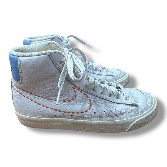 Nike Blazer Mid 77 White Orange Lilac Fashion Shoe DX2350-100 Women’s Size 7.5 - Picture 2 of 10